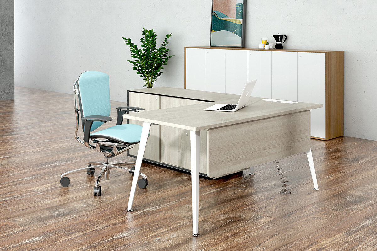luxury_office_desks-BANNER-VL_supervisor-2.jpg