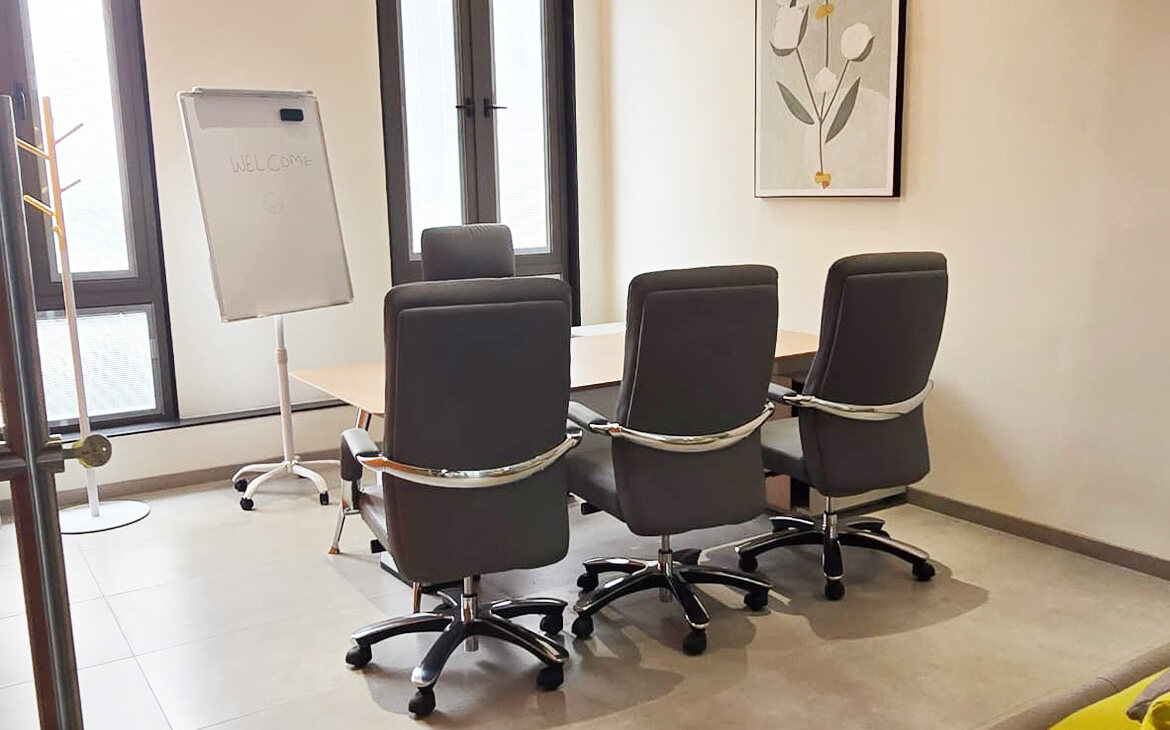 Congo-Rinza-innovation-office-12.jpg