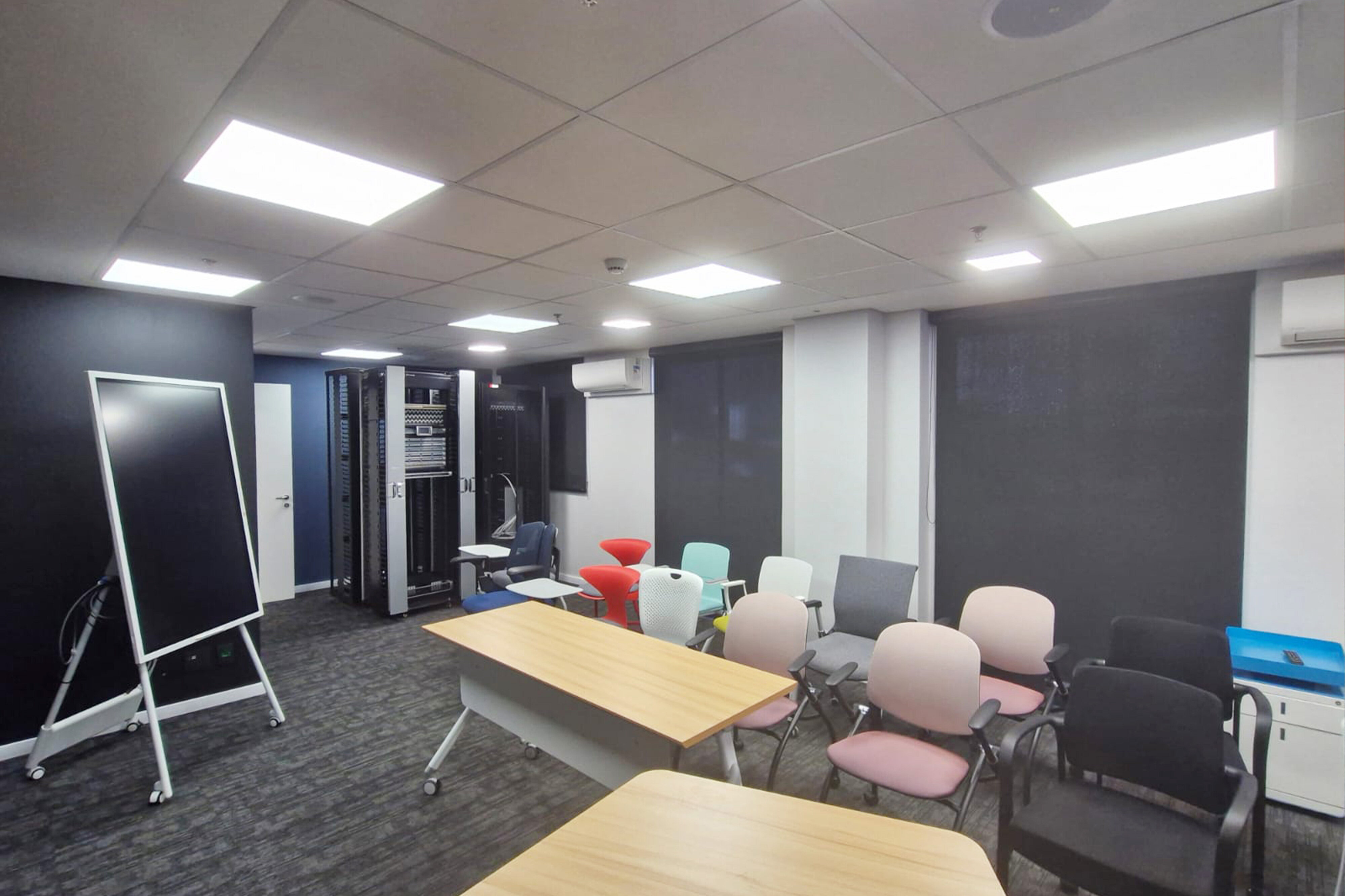 Brazil_Multicolor_Showroom-4.jpg