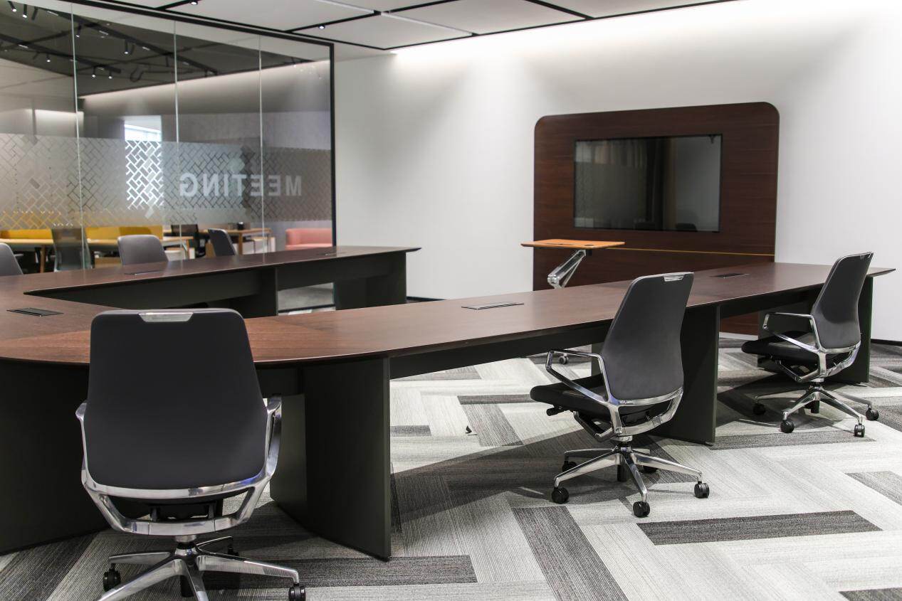 solid-wood-painted-office-furniture-layout