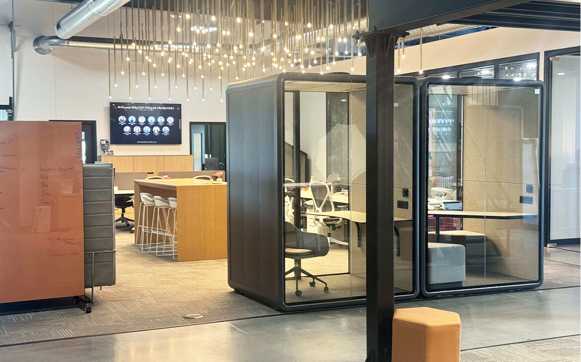 America_Office_Furniture_Showroom_Project_(3).jpg